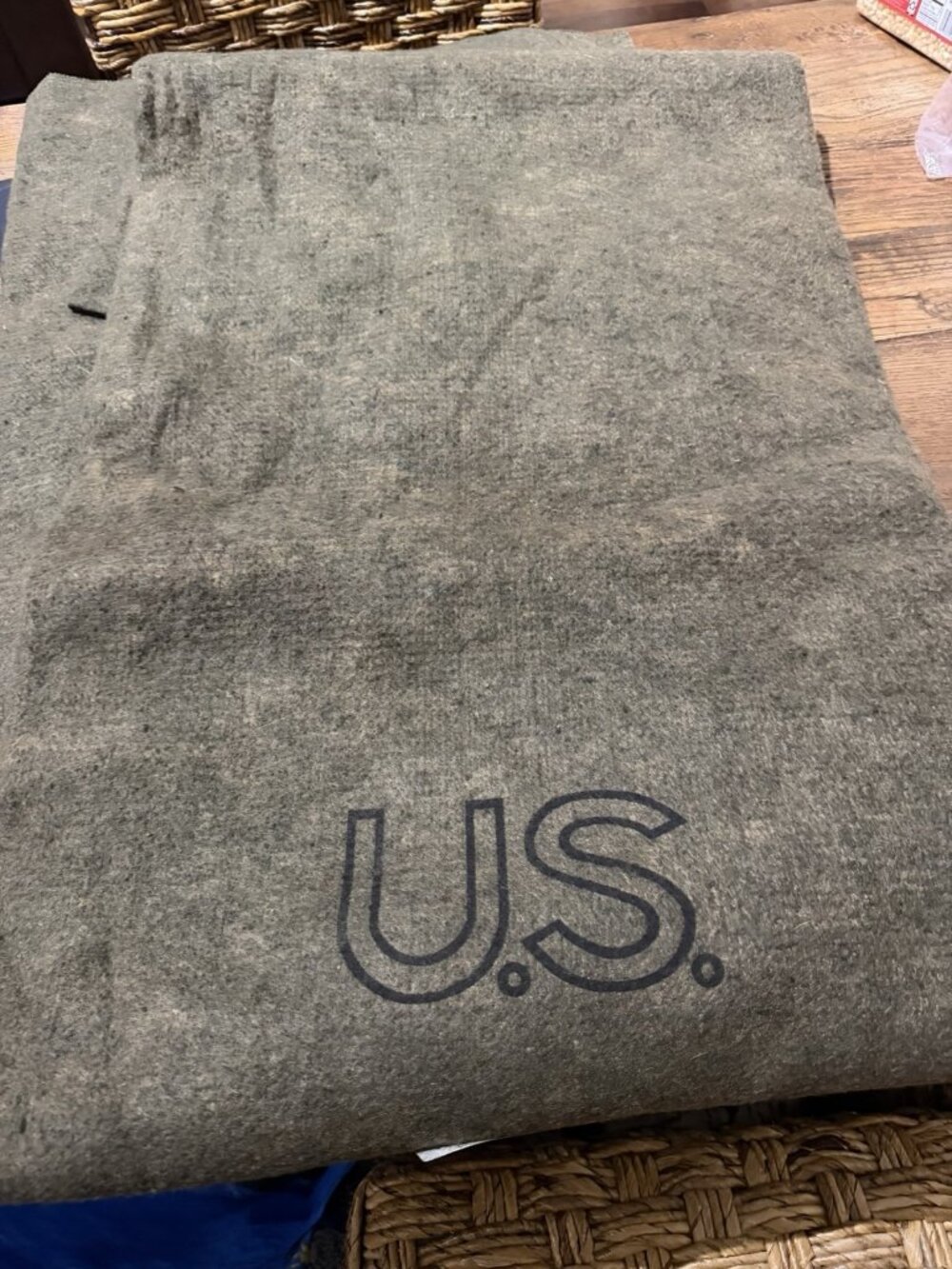 US MILITARY  WOOL OLIVE GREEN BLANKET NEW